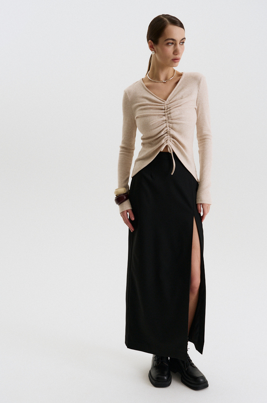 Водолазка с кулисками по центру